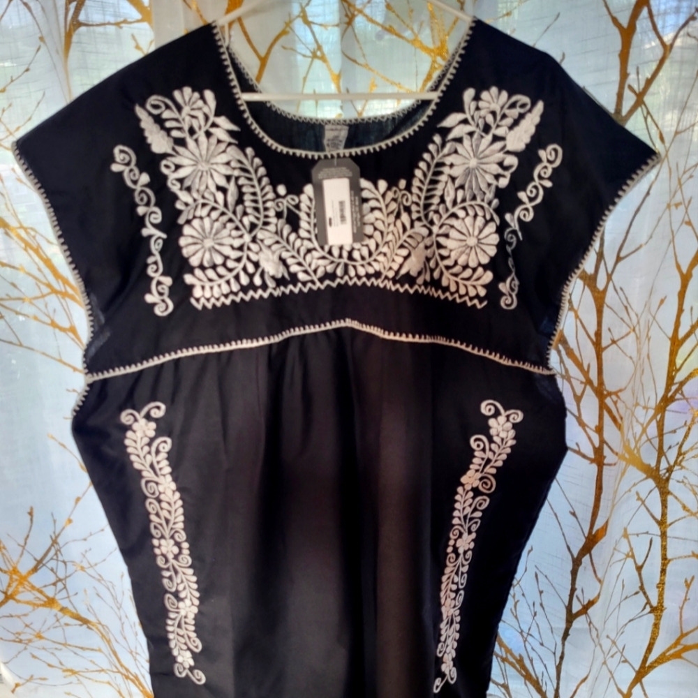 EMROIDED MEXICAN PLUS SIZE DRESS NEW W/TAGS FITS 1X-3X BEAUTIFUL
